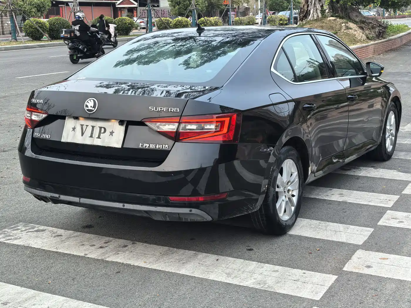 Škoda Superb 2016 TSI280 DSG Advance Edition фото 3