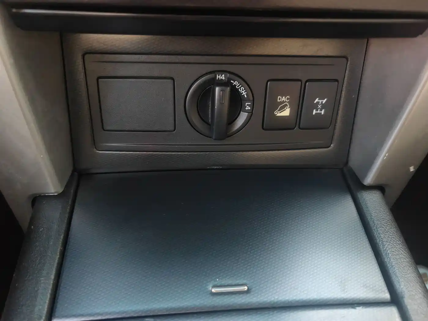 Toyota Prado 2010 4.0L Automatic TX-L фото 15