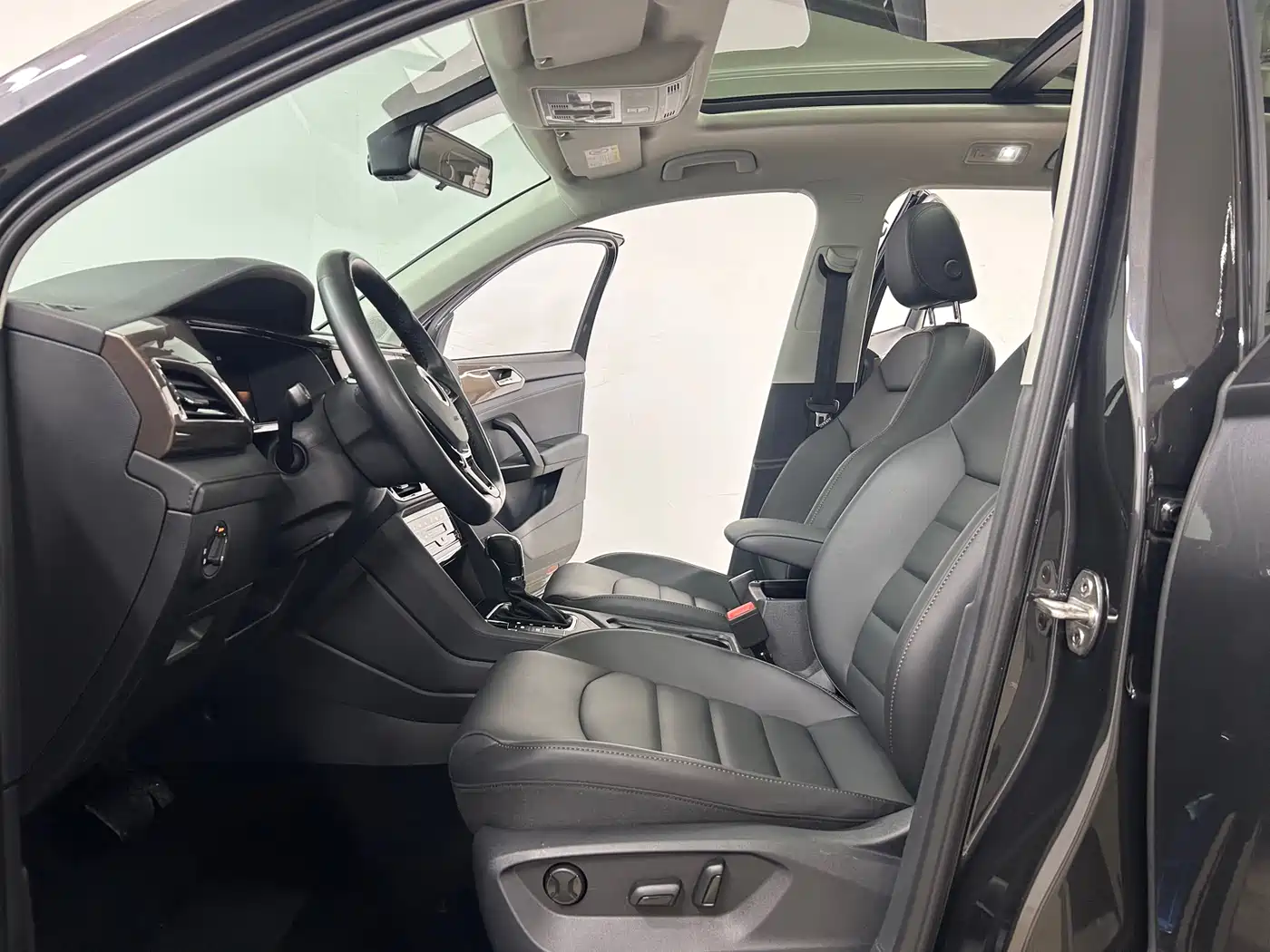 Volkswagen Tharu 2022 280TSI FWD Luxury Edition фото 7