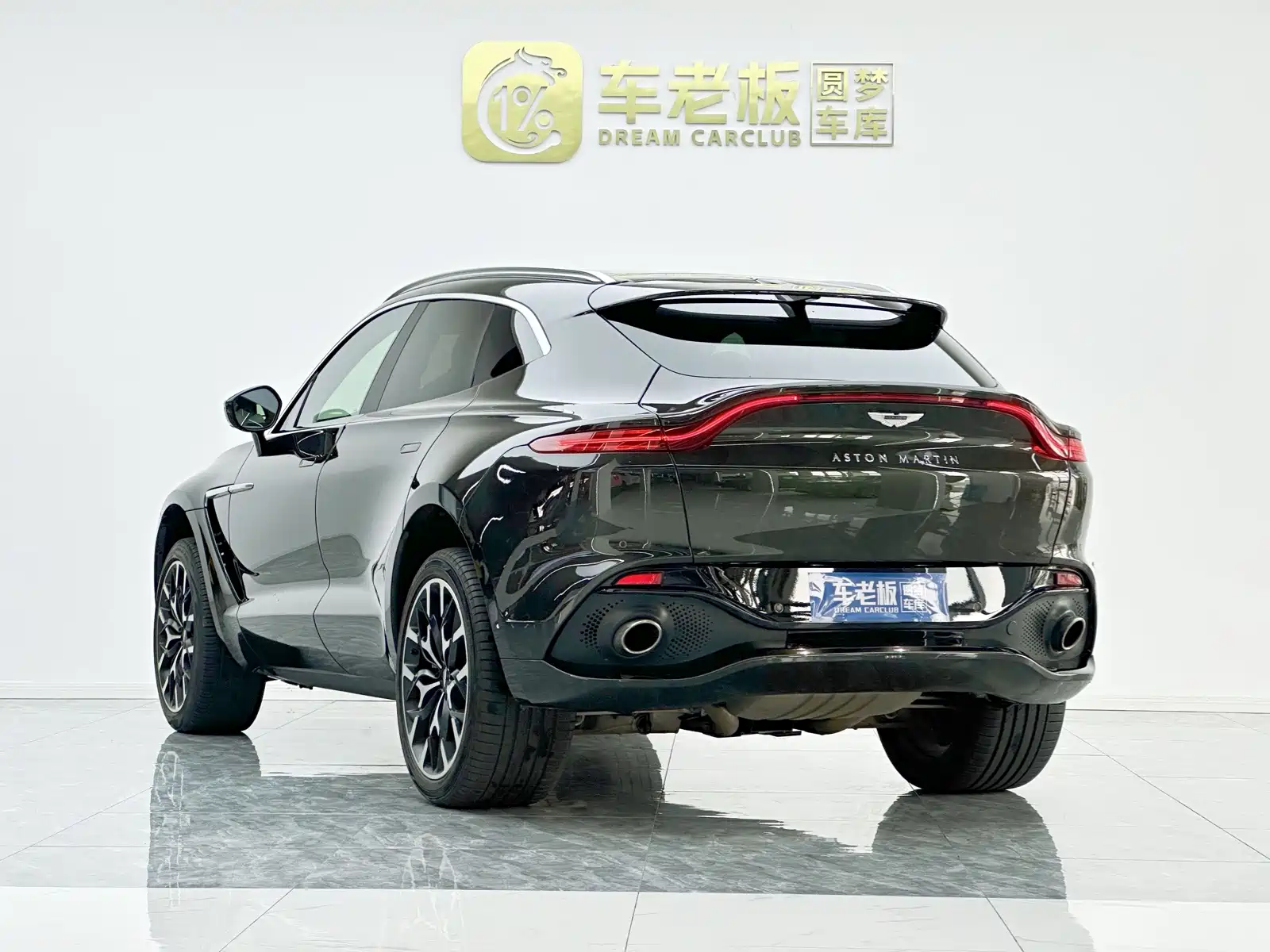 Фото 6 - Aston Martin DBX