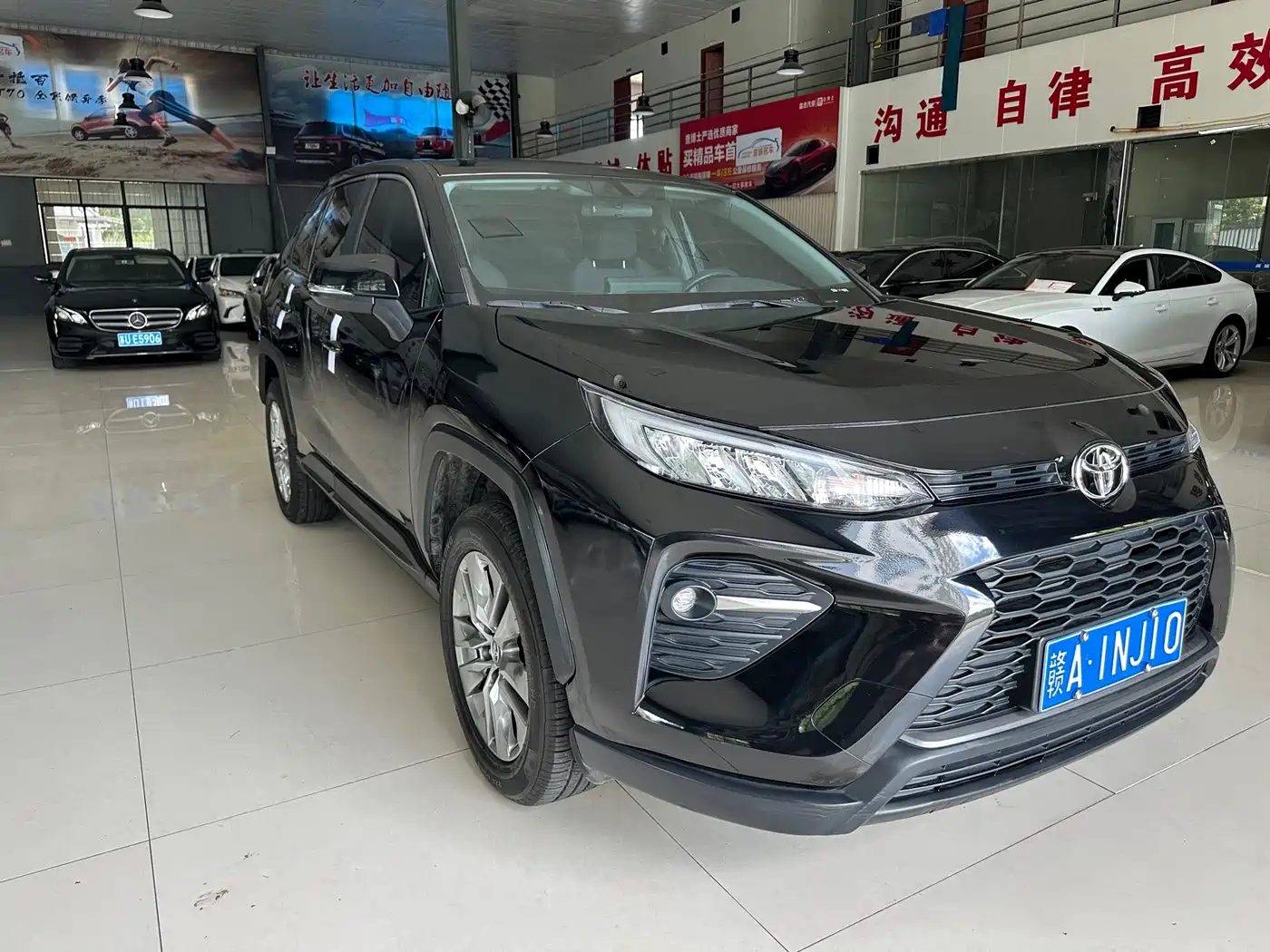 Фото 3 - Toyota Wildlander