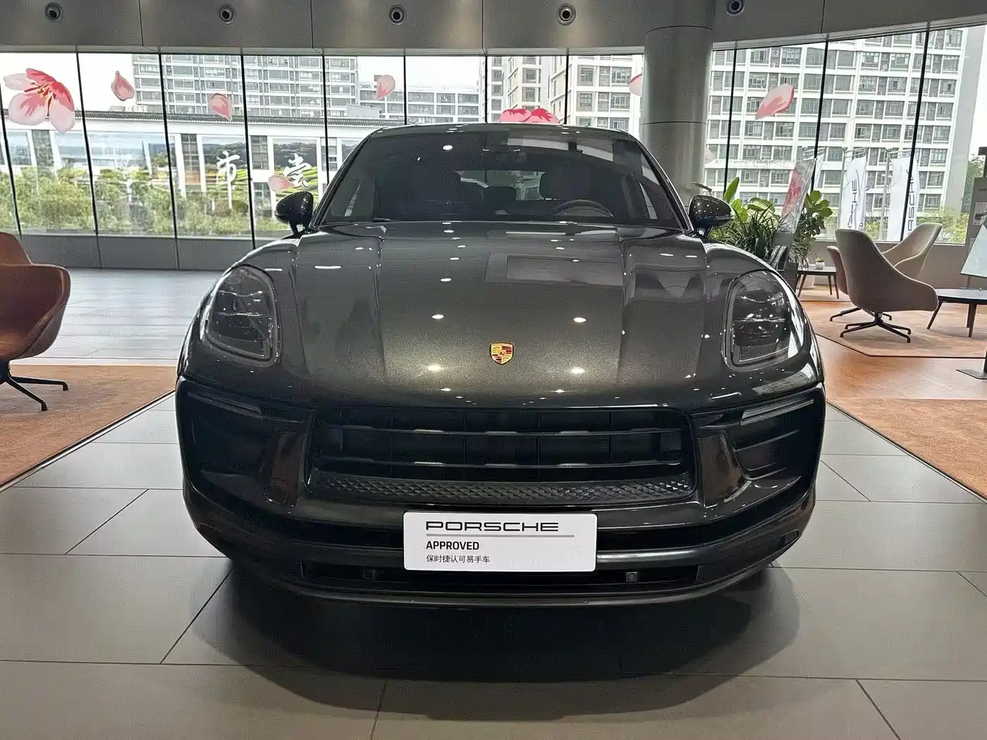 PORSCHE MACAN