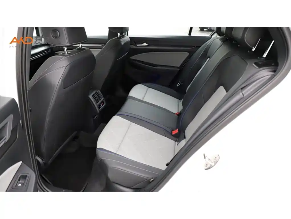 Фото 7 - Volkswagen Golf