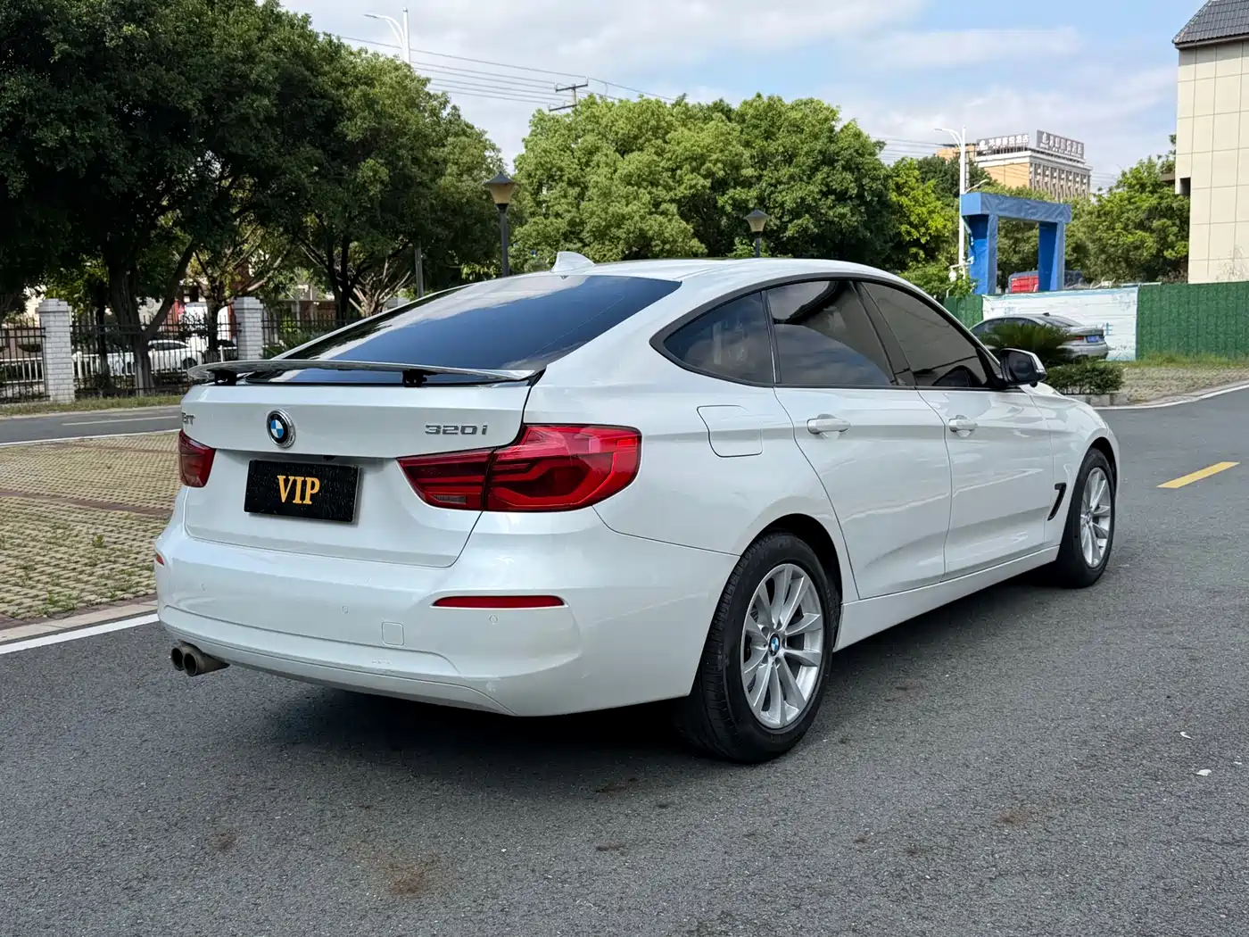 BMW 3 Series GT 2016 320i Fashion Style фото 10