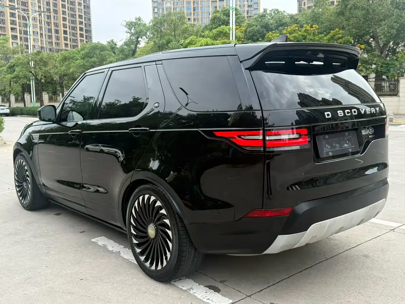 Land Rover Discovery 2019 3.0 SC V6 HSE фото 4