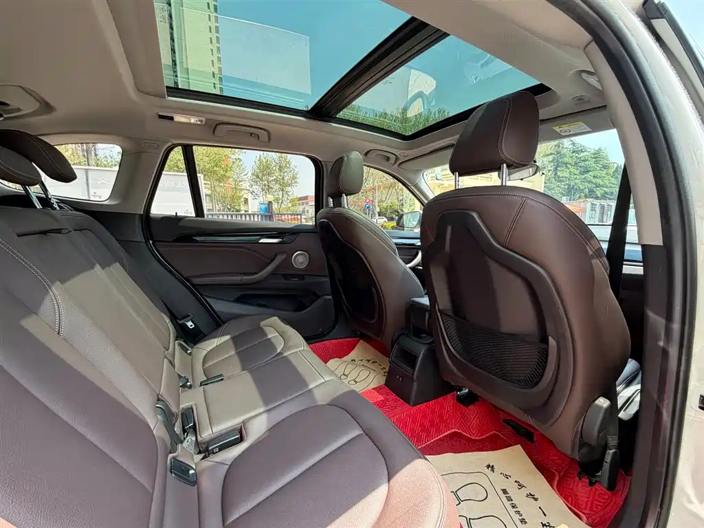 BMW X1 2022 sDrive20Li Fashion фото 11