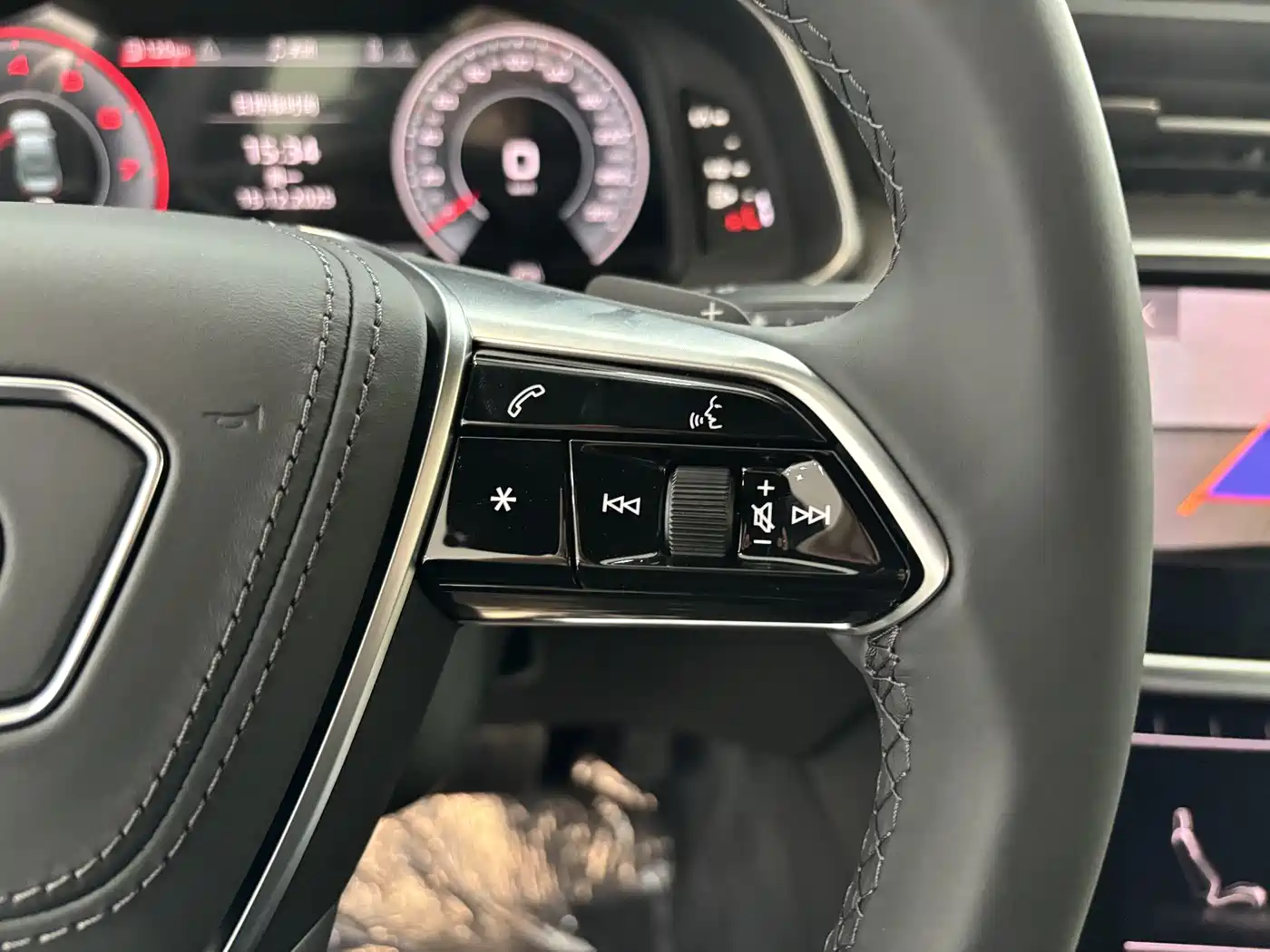 Audi A6L 2025 Model Year Facelift 40 TFSI Luxury Sport фото 12