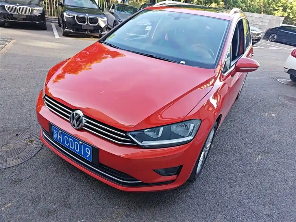 Volkswagen Golf Sportsvan 2018 230TSI Automatic Luxury фото 3