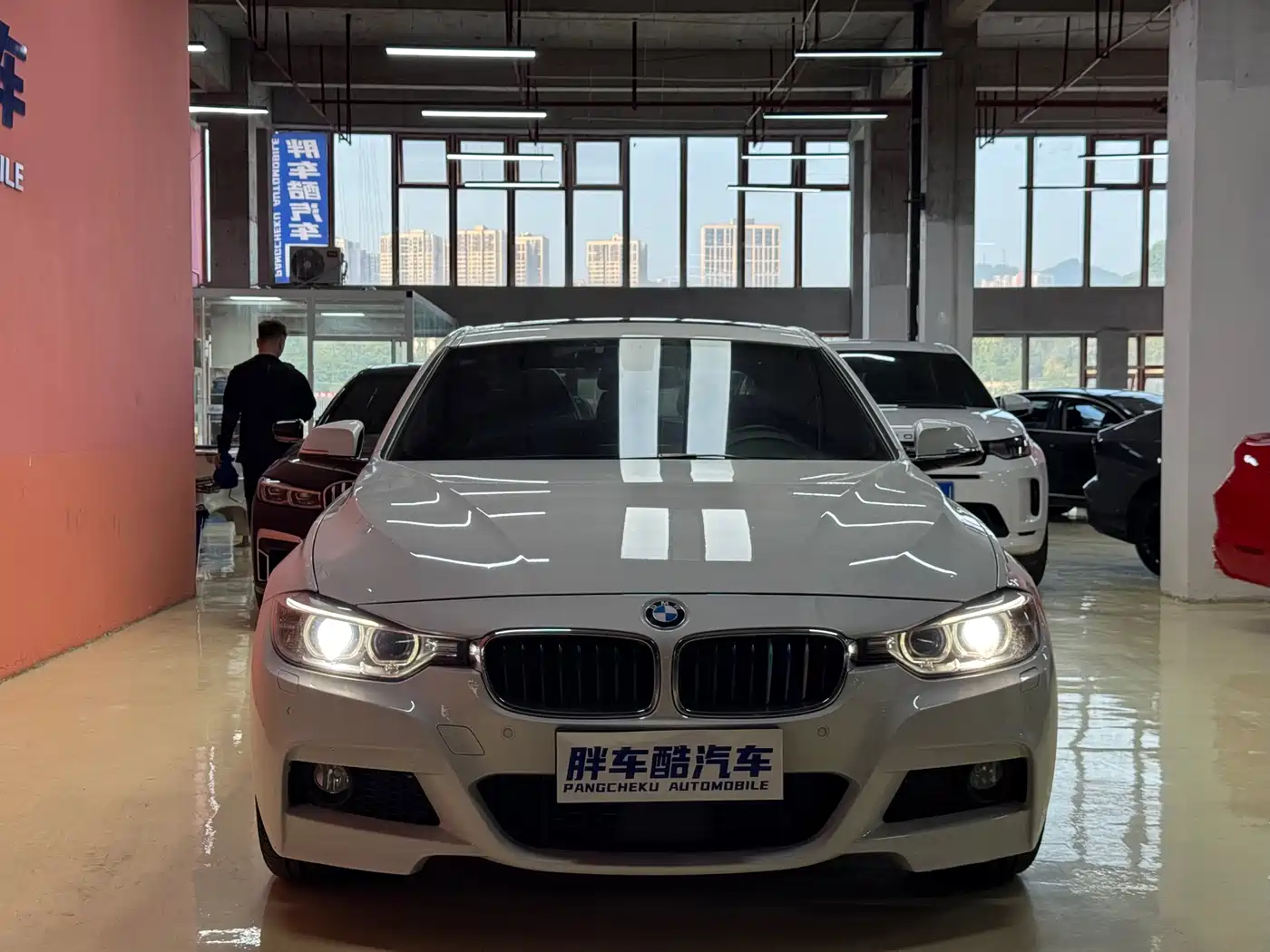 BMW 3 Series 2014 328Li Fashion фото 2
