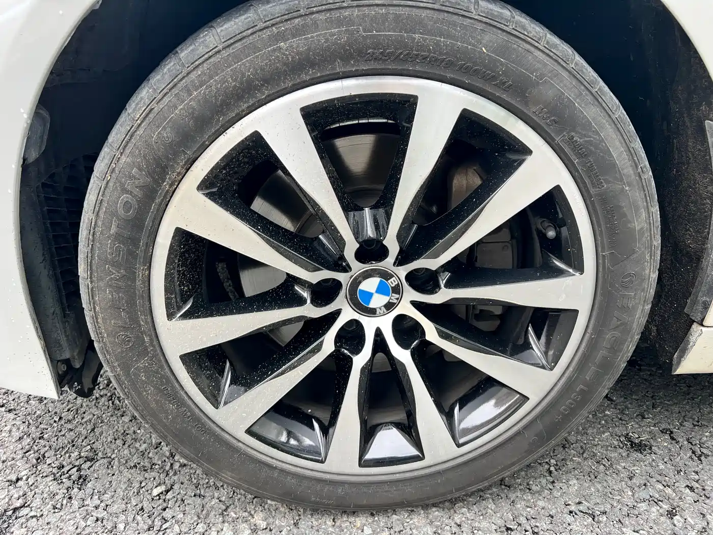 BMW 5 Series 2011 535Li Leading фото 22