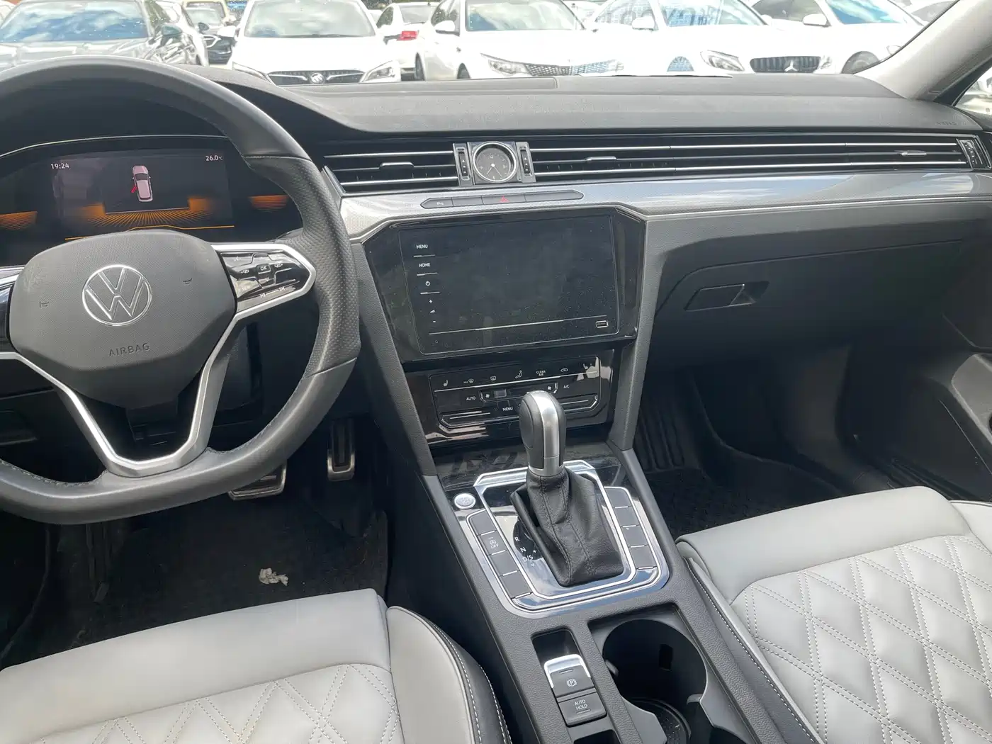 Volkswagen Magotan 2023 Model 2 Million Commemorative Edition 330TSI DSG Luxury фото 5