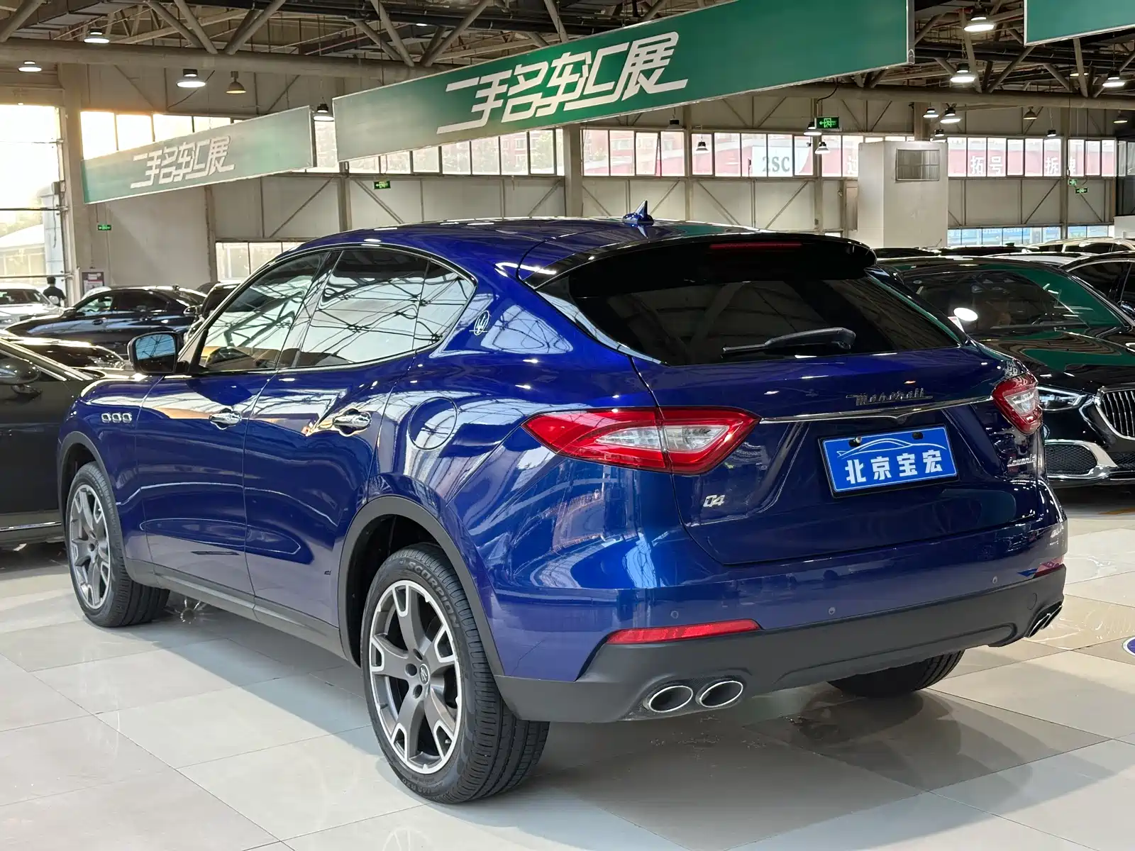 Photo 4 - Maserati Levante