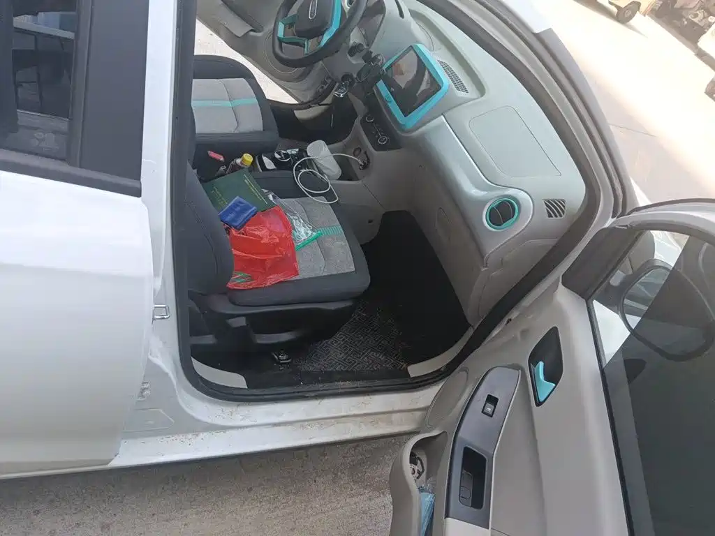 JMCG New Energy Little Kirin 2025 2025 PLUS+ Comfort Model