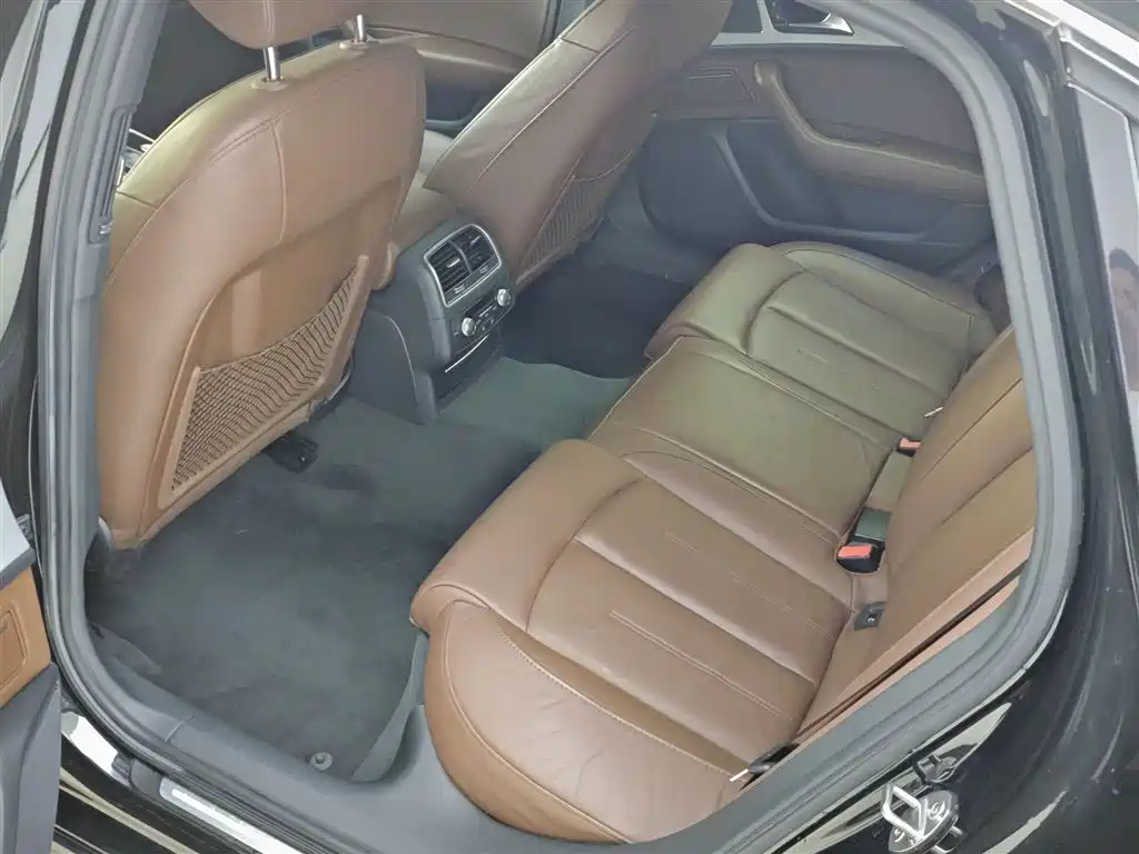 Audi A6L 2018 30th Anniversary 35 TFSI Sport фото 12