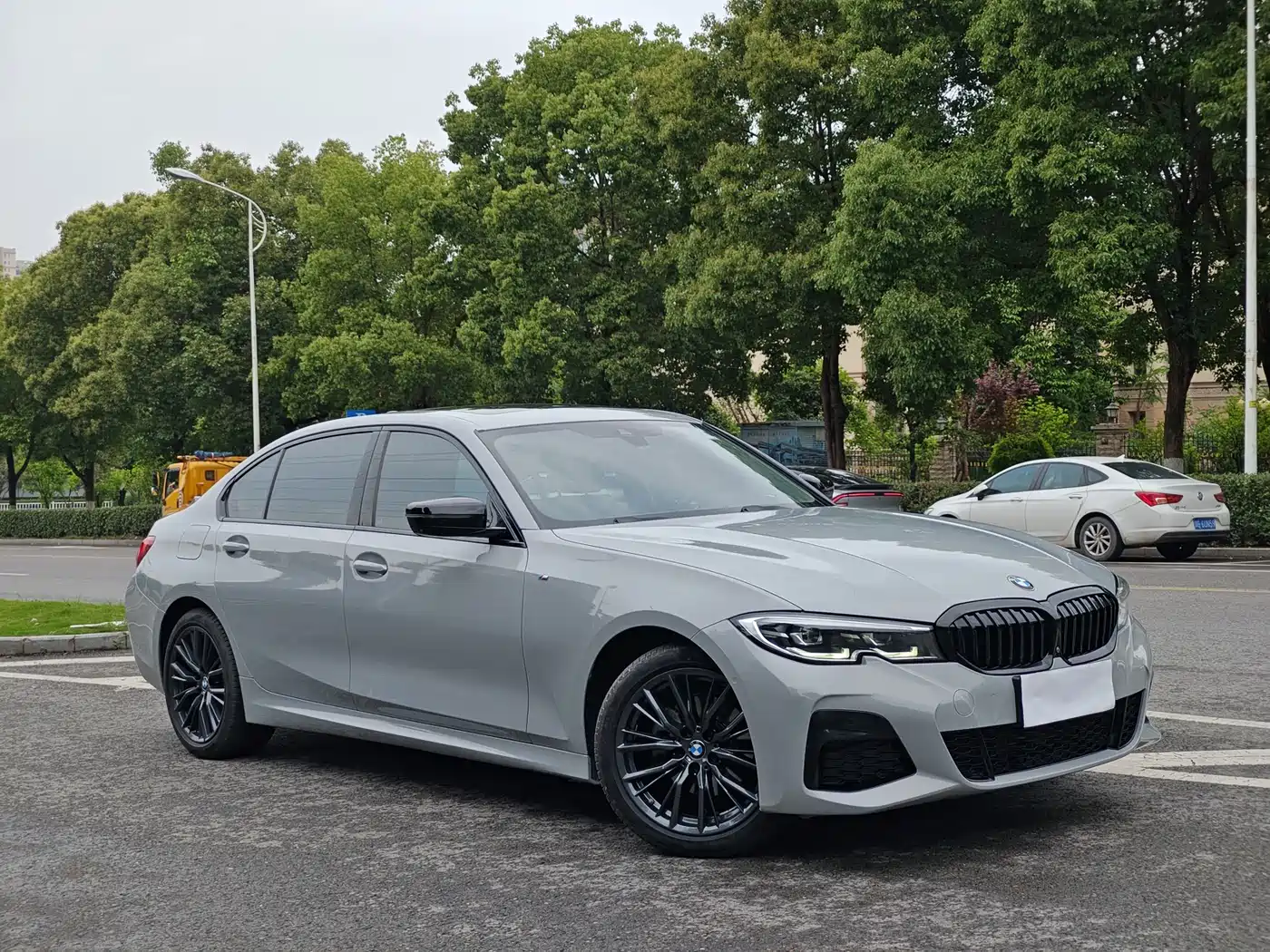 BMW 3 Series 2021 325Li M Sport Night Edition фото 3