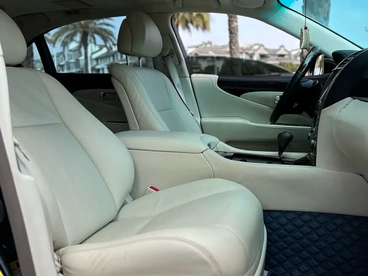 Lexus LS 2006 460L фото 14