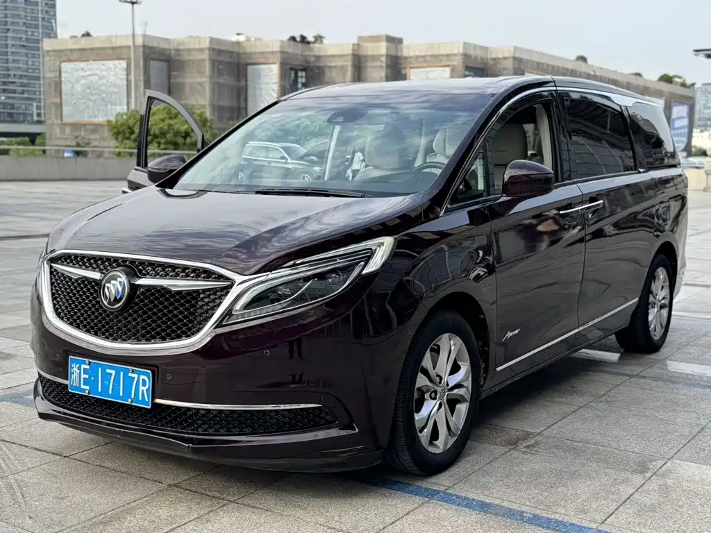 Фото 18 - Buick GL8