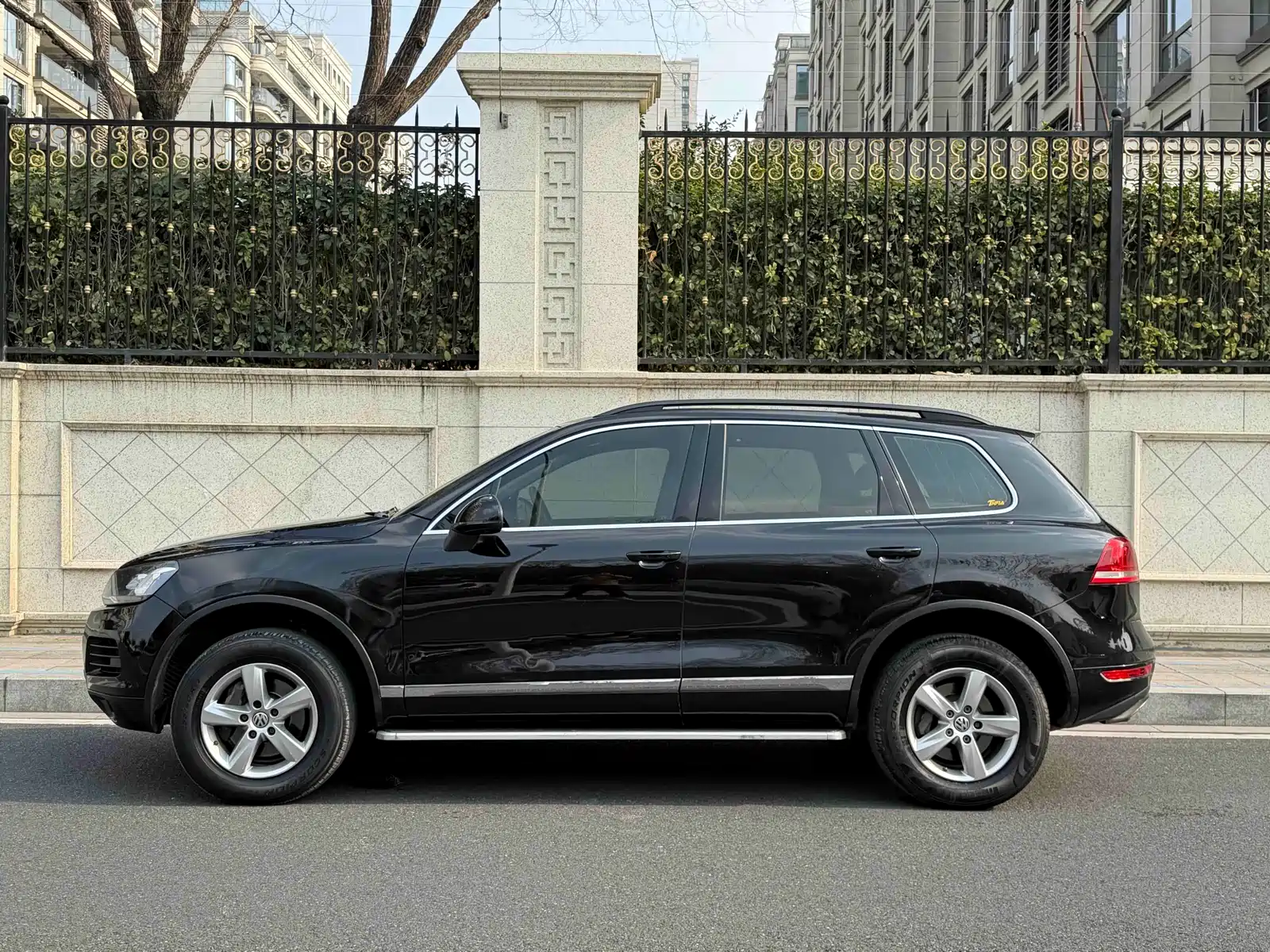 Фото 3 - Volkswagen Touareg