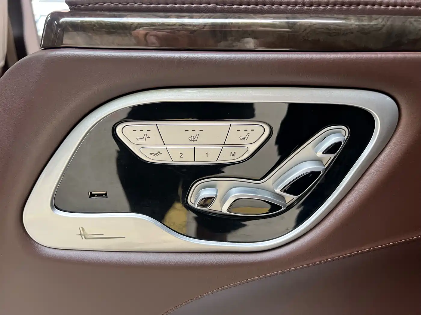 Mercedes-Benz V-Class 2018 V 260 L Premium Long Wheelbase Edition China VI фото 16