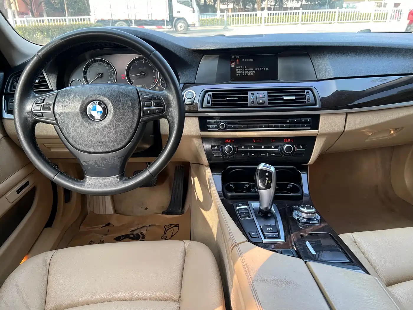 BMW 5 Series 2013 525Li Leadership фото 11