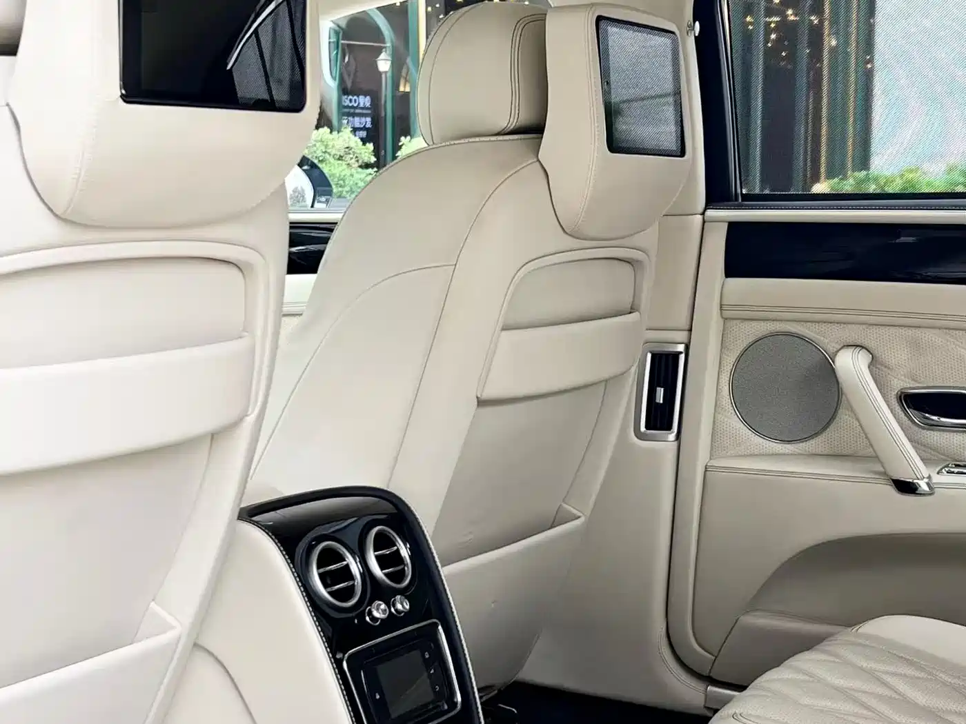 Bentley Flying Spur 2015 6.0T W12 Mulliner фото 7