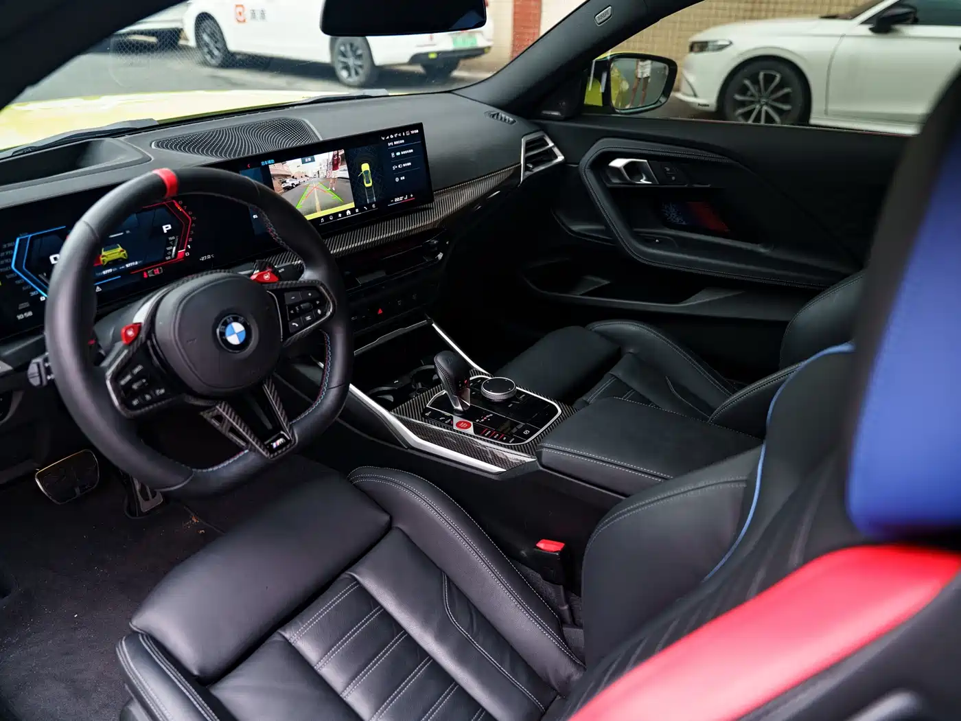BMW M2 2024 M2 фото 9