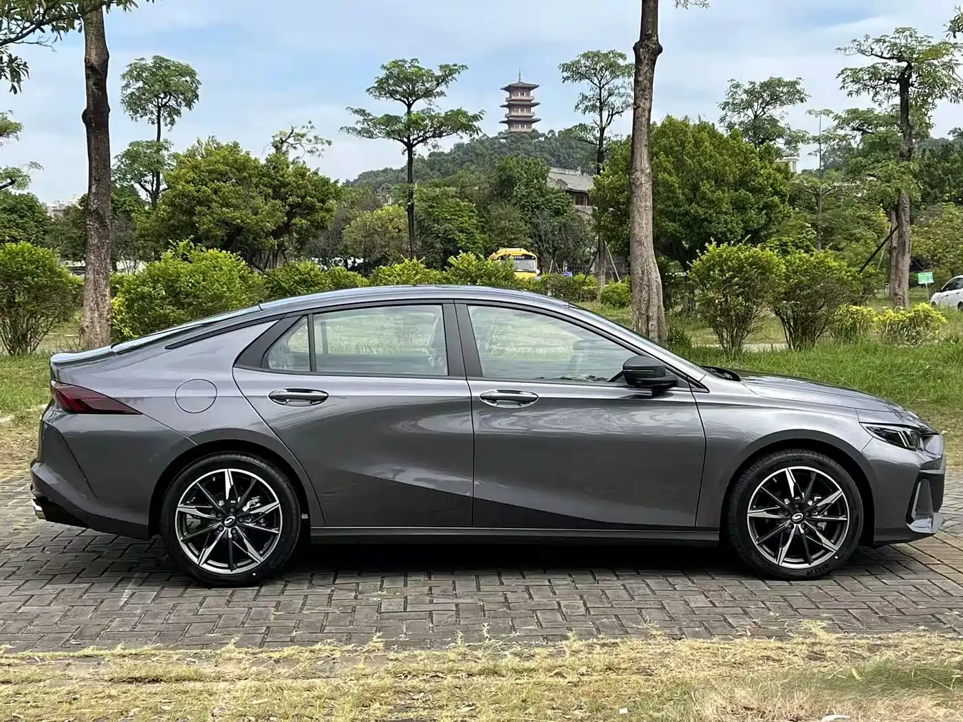 GAC Trumpchi Trumpchi Emkoo 2024 Model 270T DCT Shadow Leopard S Edition фото 4
