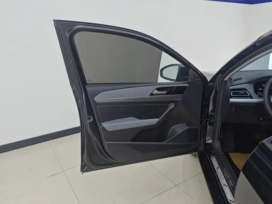 Фото 7 - Volkswagen Lavida