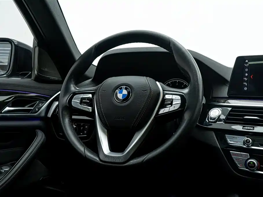 BMW 5 Series 2018 525Li M Sport Package фото 21
