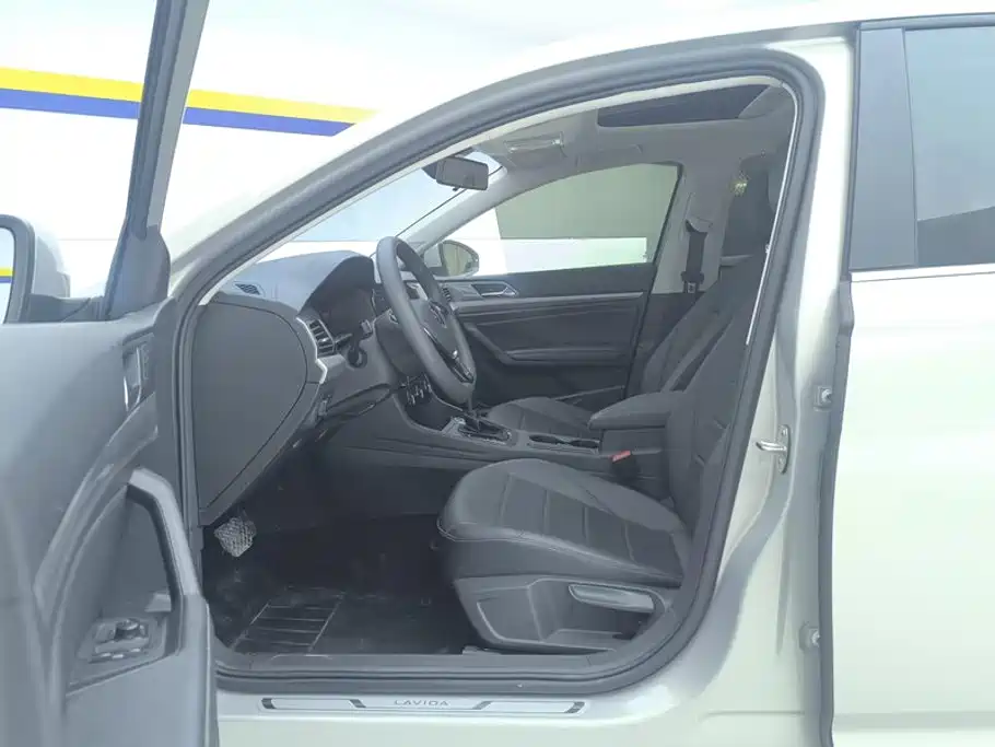 Фото 9 - Volkswagen Lavida