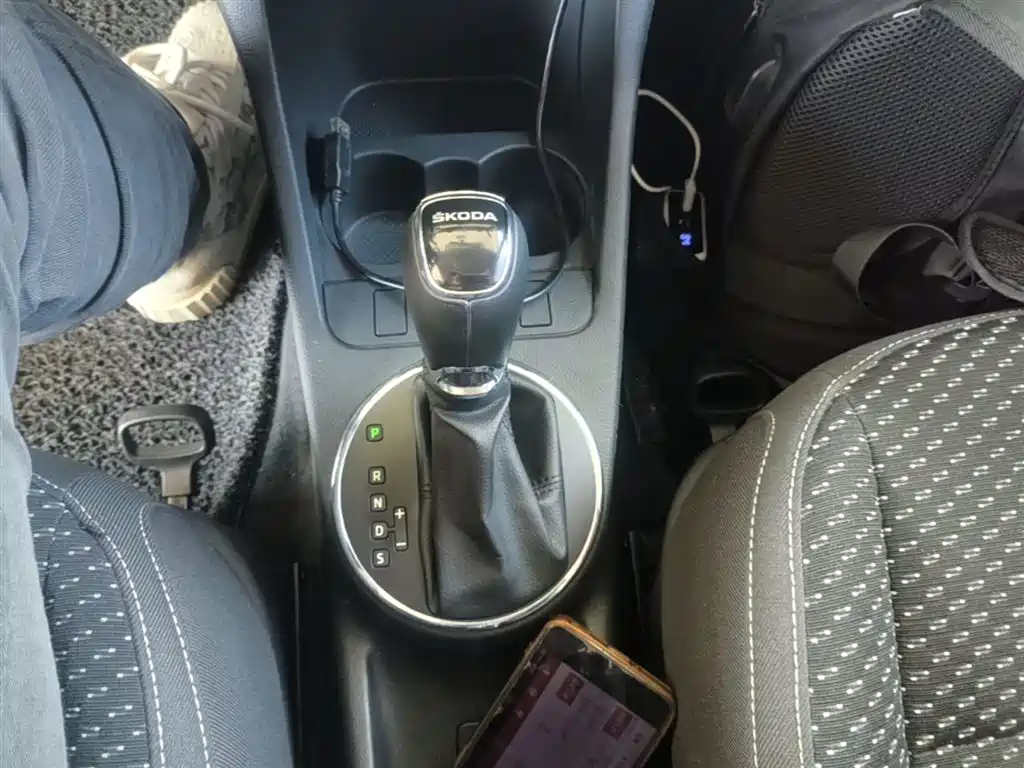Škoda Fabia 2014 1.6L Automatic Sport Edition фото 14