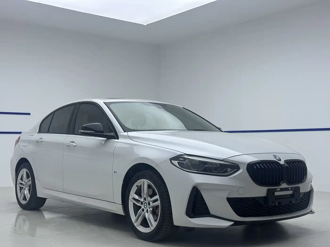 BMW 1 Series 2021 120i M Sport Shadow Edition фото 3
