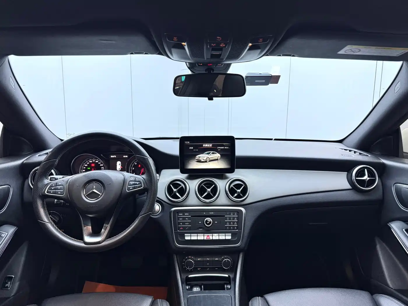 Mercedes-Benz CLA (Import) 2017 CLA 200 Dynamic фото 17