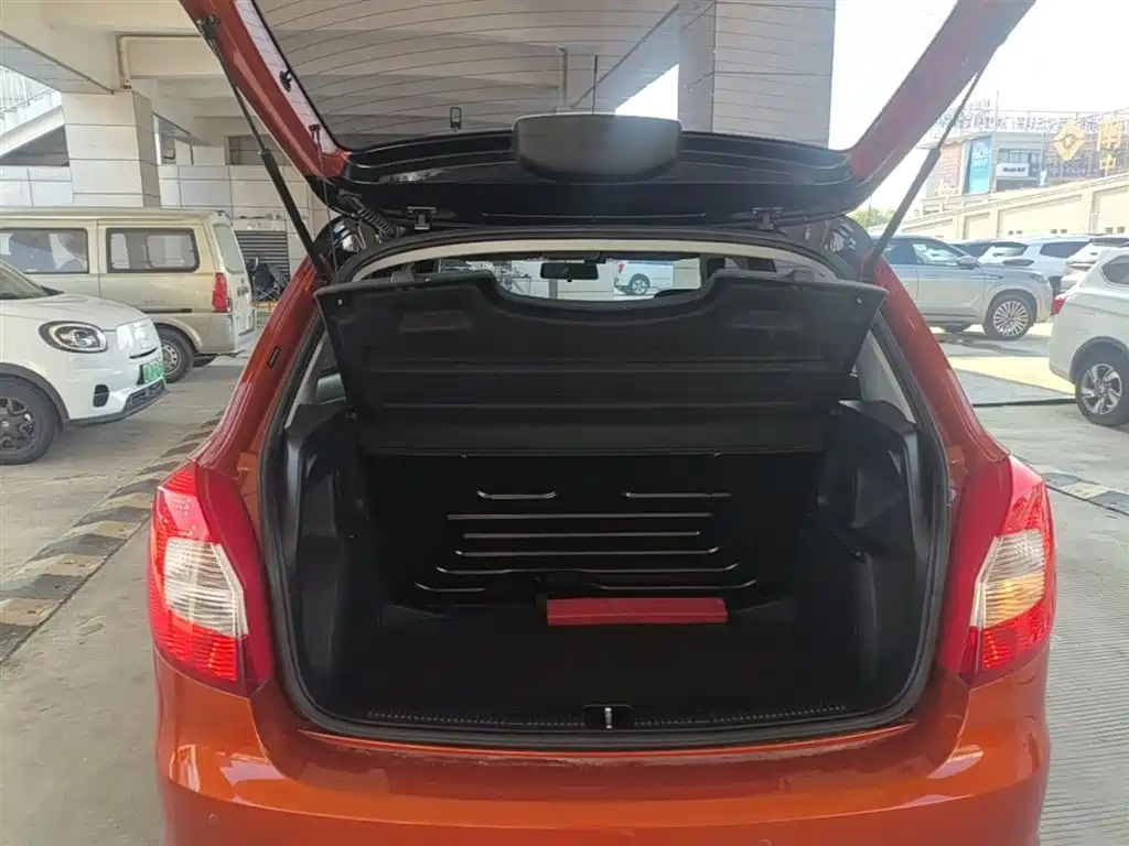 Škoda Fabia 2014 1.6L Automatic Sport Edition фото 19