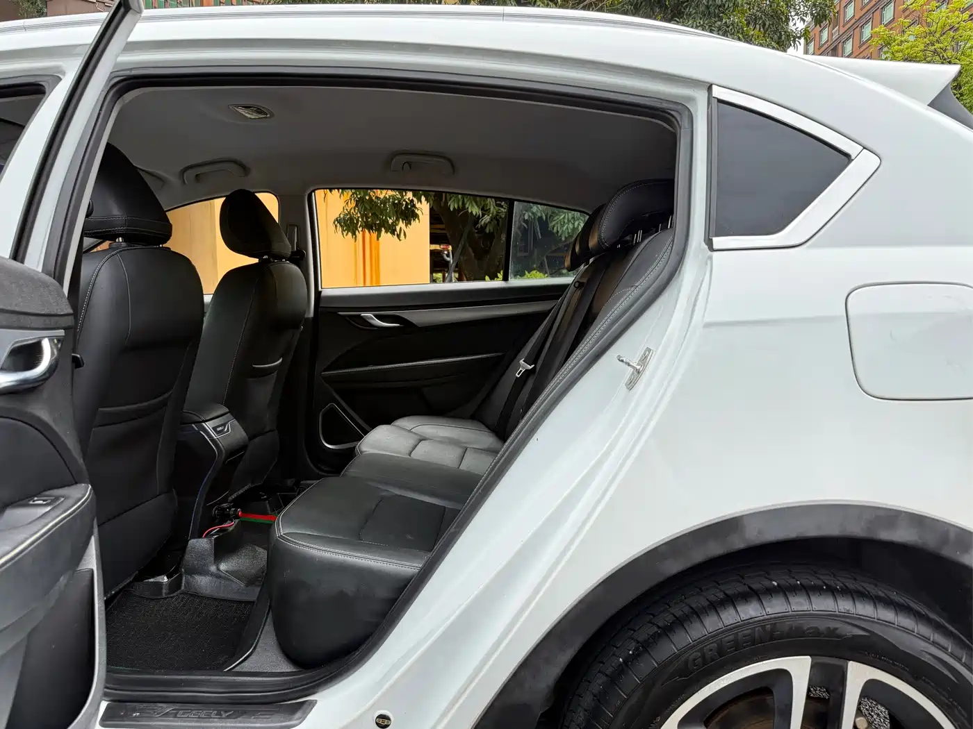 Photo 7 - Geely Vision S1