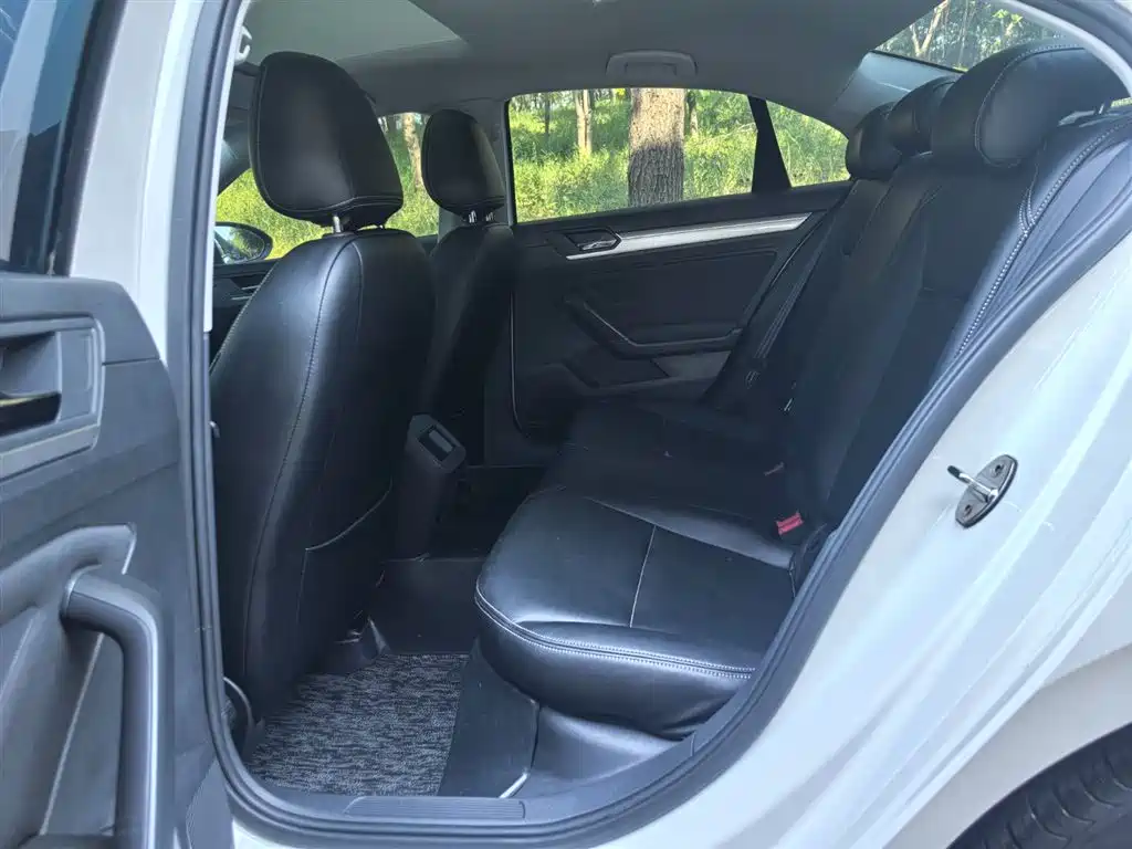 Volkswagen Lamando 2017 230TSI DSG Trend Edition фото 12