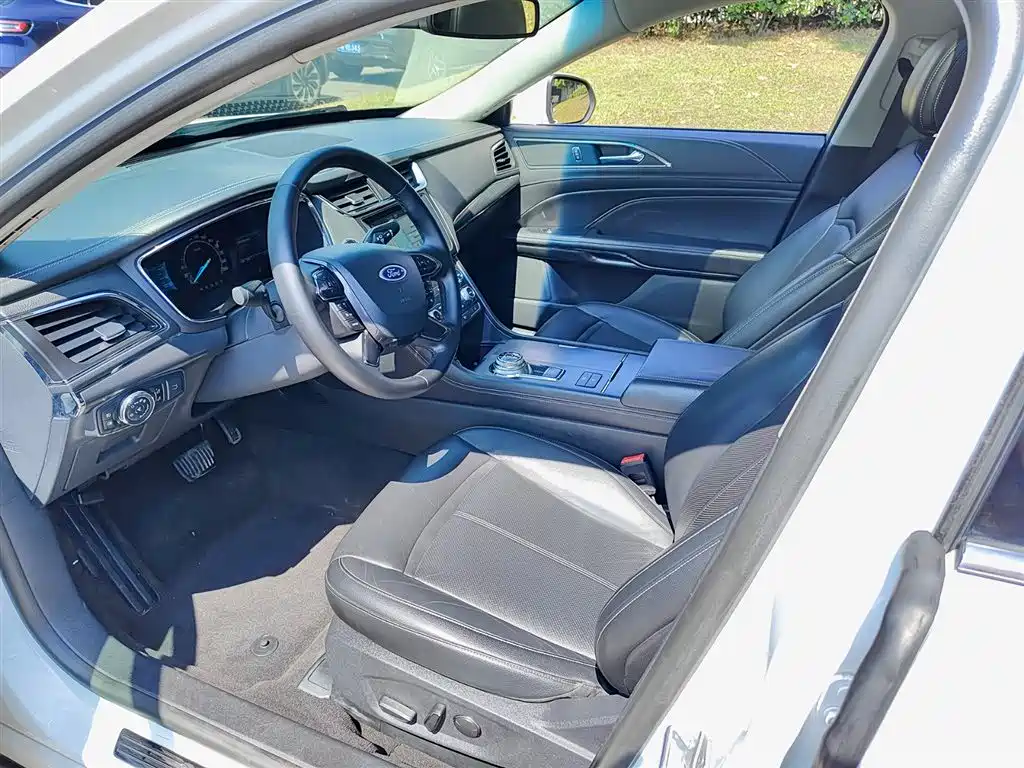 Фото 7 - Ford Taurus