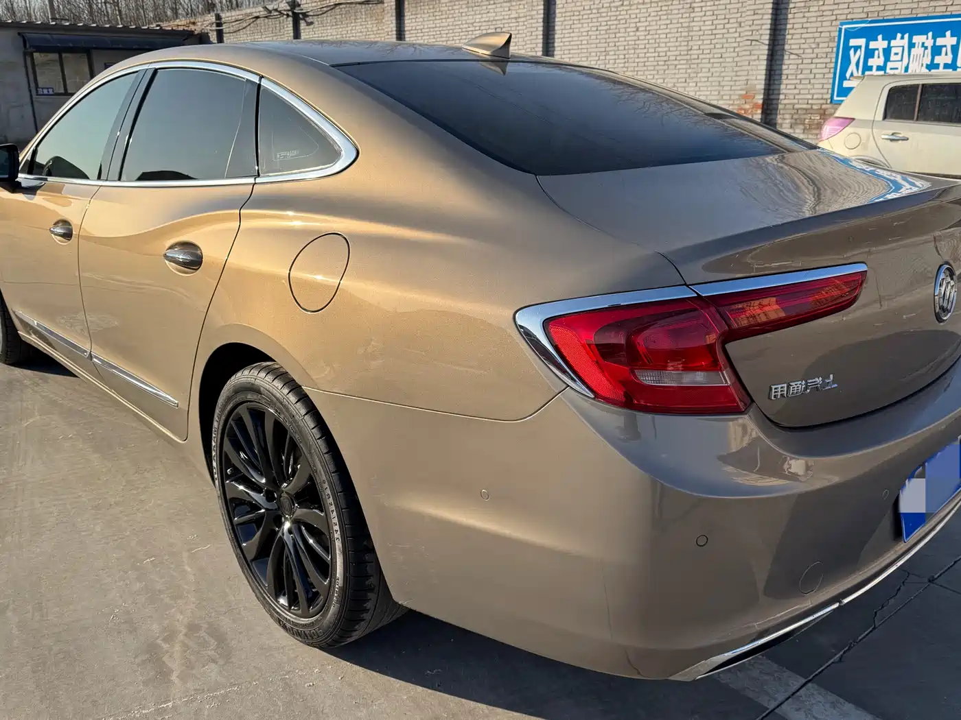 Buick LaCrosse 2018 Model 28T Luxury Edition фото 3