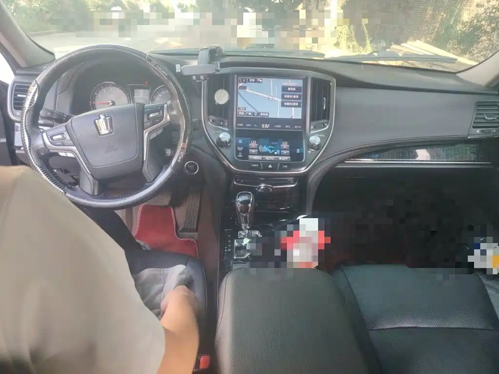 Photo 13 - Toyota Crown