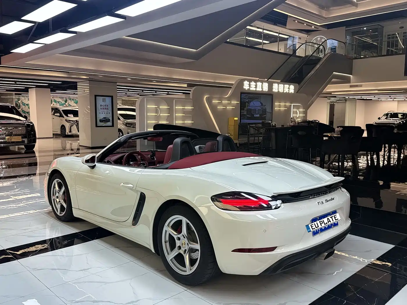 Porsche 718 2018 Boxster 2.0T фото 3