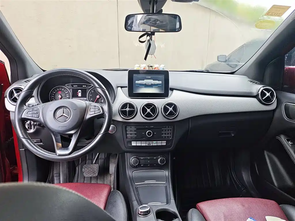 Mercedes-Benz B-Class 2015 B 200 Dynamic фото 13