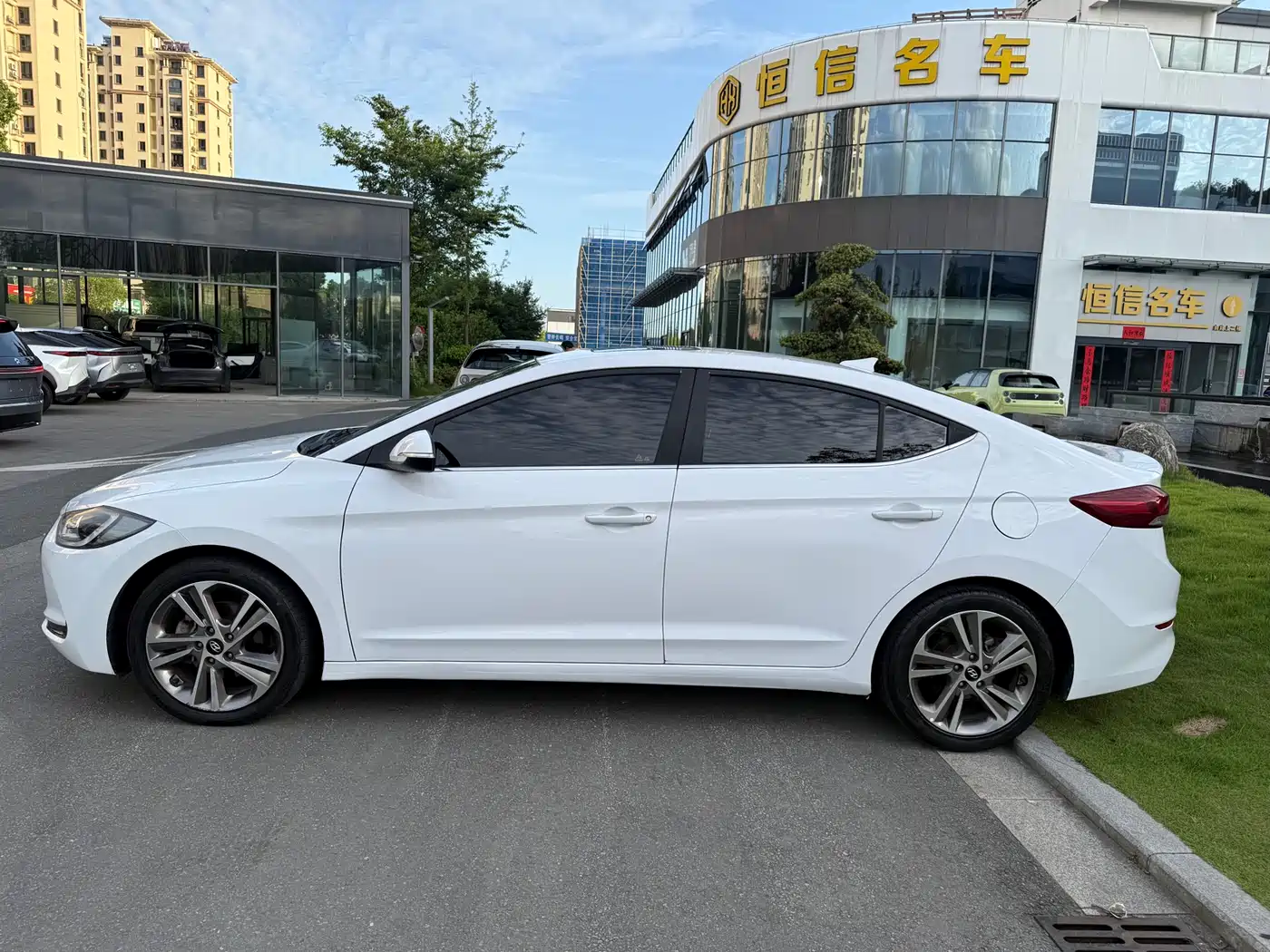 Hyundai Elantra 2016 Model 1.6L Automatic Smart Elite фото 3