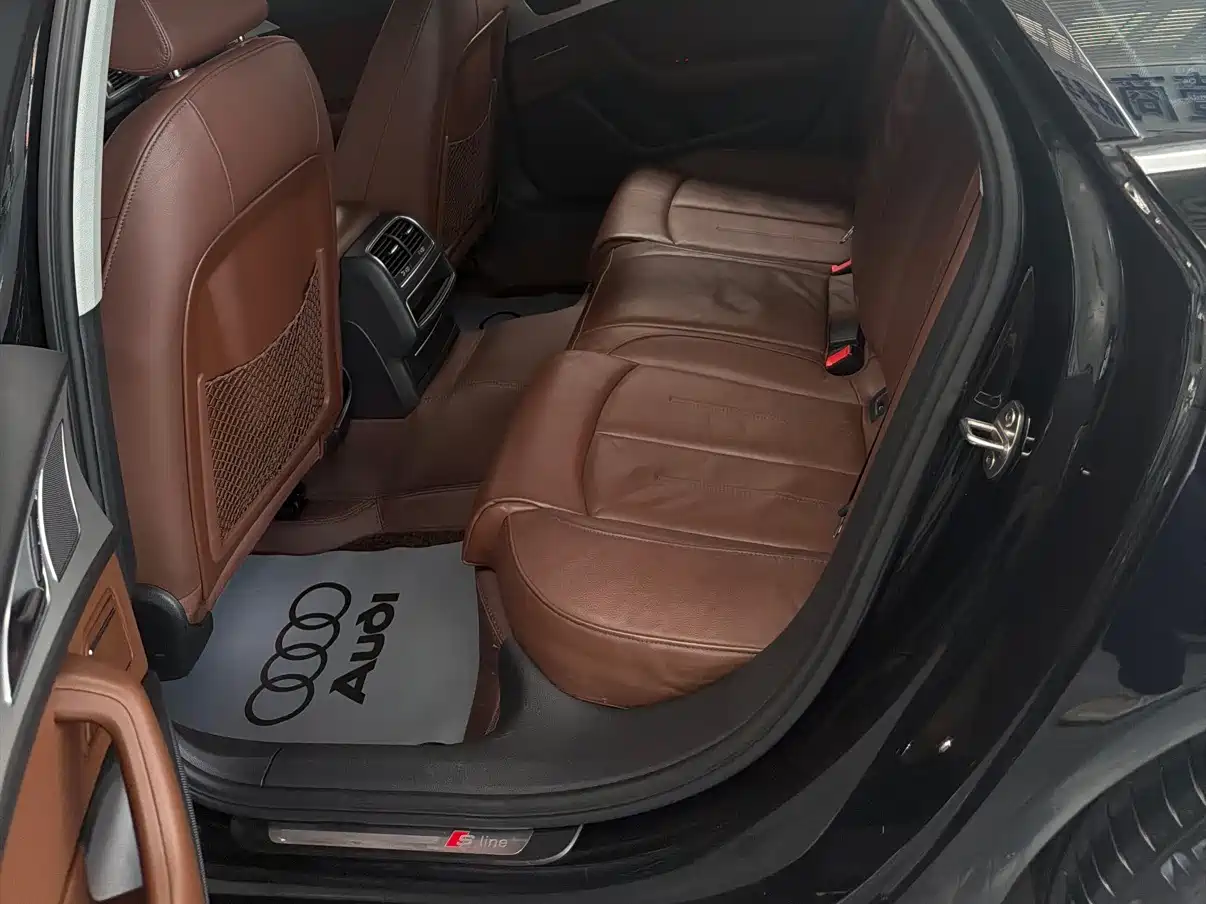 Audi A6L 2018 30th Anniversary 35 TFSI Fashion фото 10