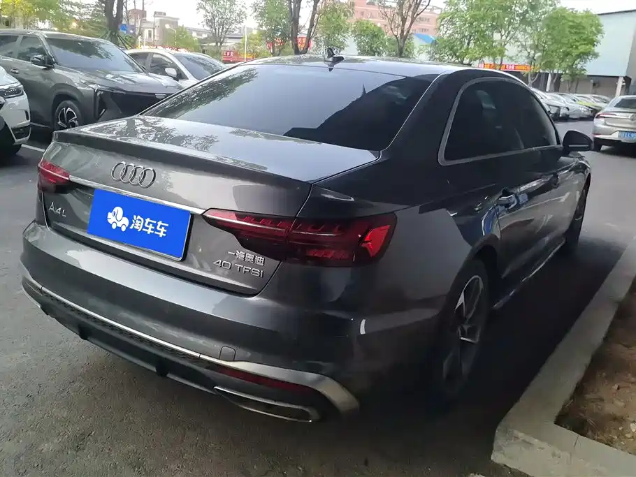Audi A4L 2020 40 TFSI Fashion Dynamic Edition фото 3