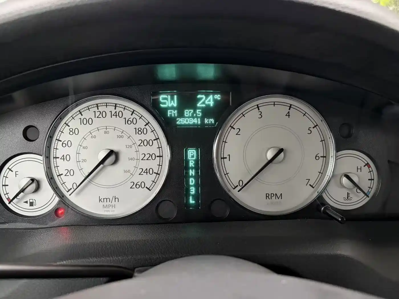 Chrysler 300C 2006 2006 Model 3.5L Luxury Navigator Edition
