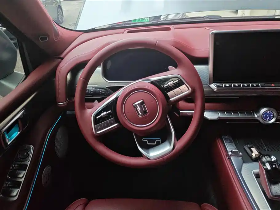 TANK TANK 700 NEW ENERGY