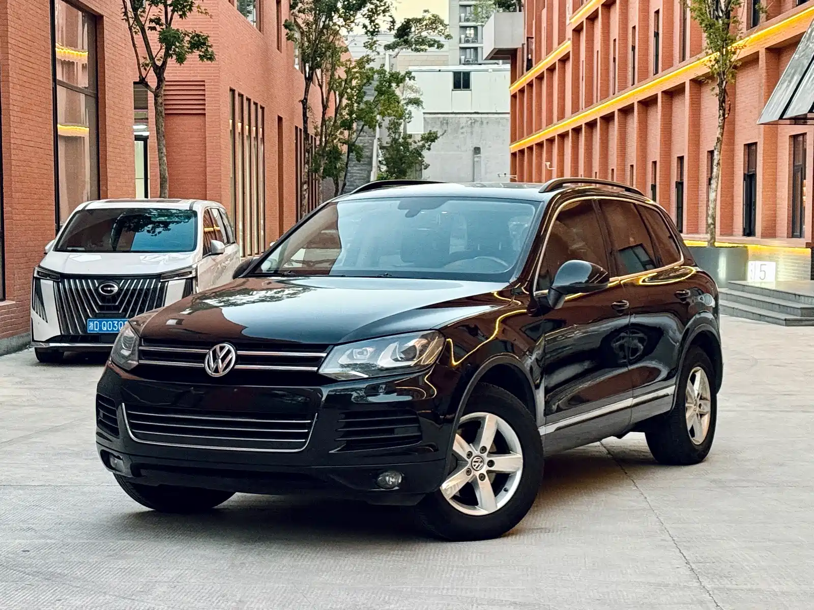 Фото 1 - Volkswagen Touareg