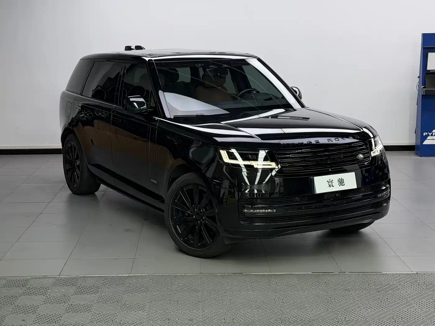 Land Rover Range Rover 2023 3.0 L6 400PS Exemplary Long Wheelbase