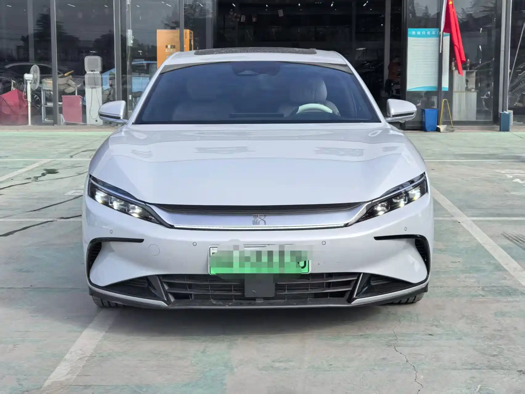 Фото 2 - BYD Han