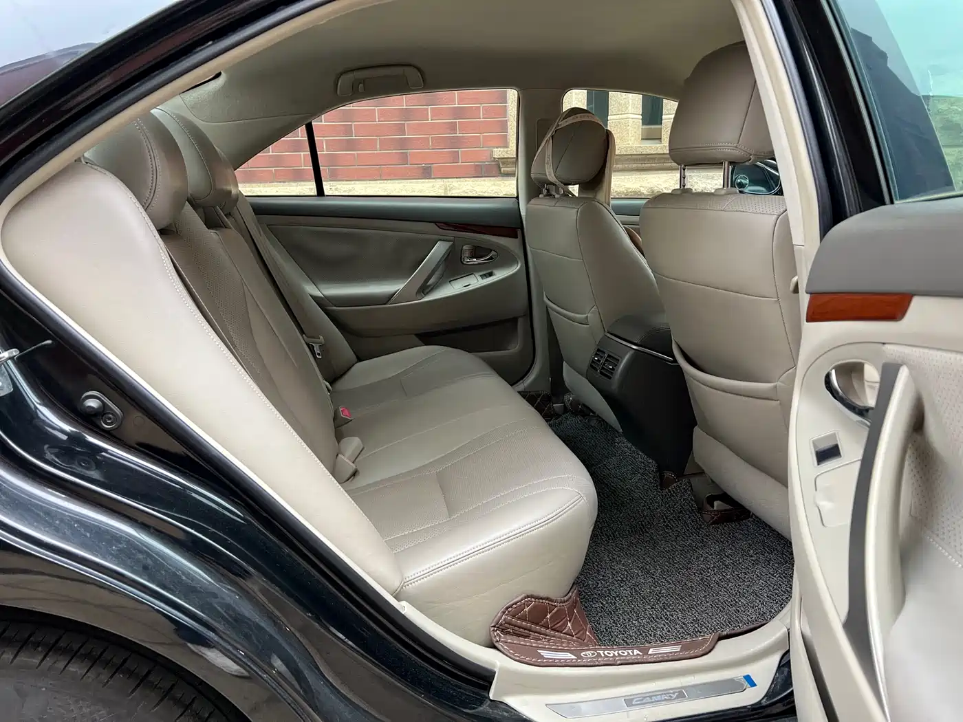 Toyota Camry 2013 200E Classic Elite Edition фото 10